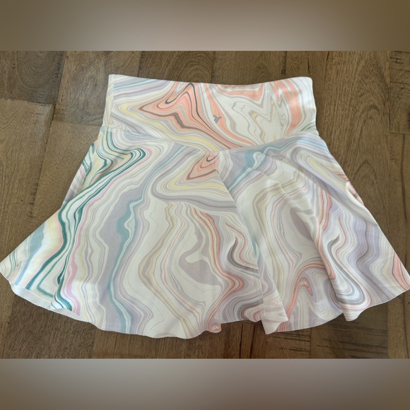 Old Navy Active Girls Marble Swirl Skirt 💟 - Picture 3 of 7